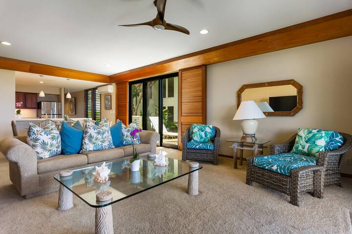 Oceanfront Breezy Corner Condo w/ Air Conditioning gallery image 3