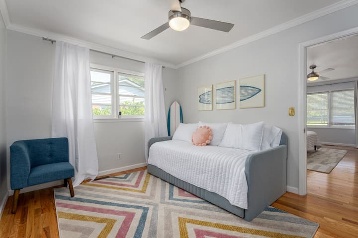 Singe Day Bed + Trundle in this room off the Primary