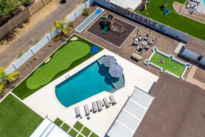 The Scottsdale Social: Basketball, Pool, Sleeps 18 - Houses for