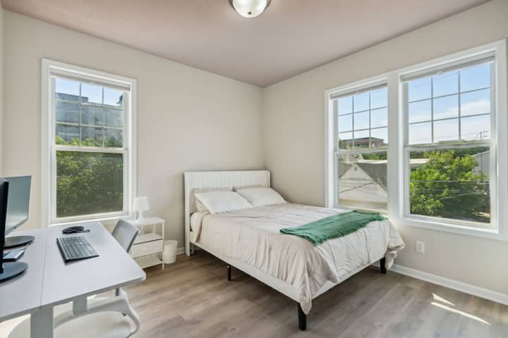 17-web-or-mls-2808-Colfax-Ave-S-17