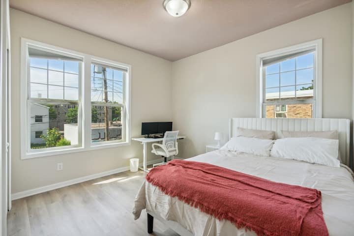 19-web-or-mls-2808-Colfax-Ave-S-19