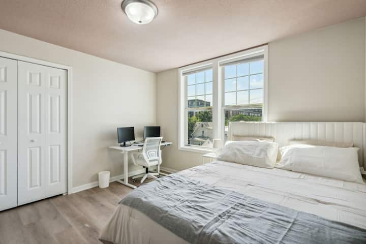 25-web-or-mls-2808-Colfax-Ave-S-25