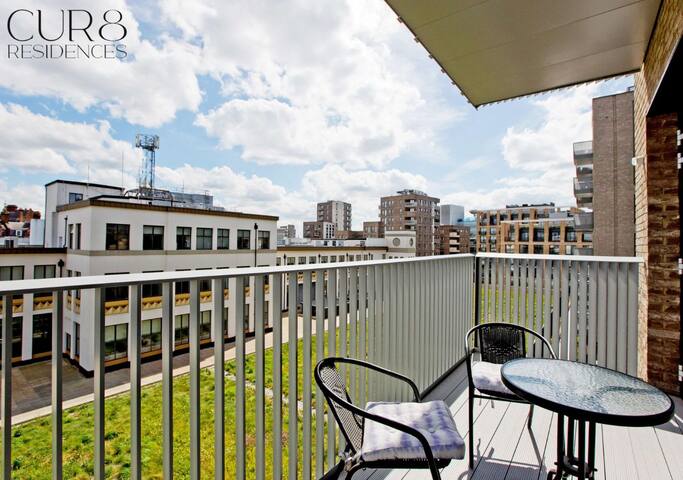 Luxury 2 Bed with Shard View & AC gallery image 5