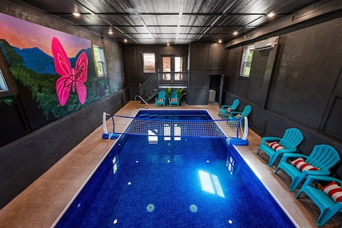 Mountain Lodge/Sleeps 22/Heated Pool/Games/HotTubs