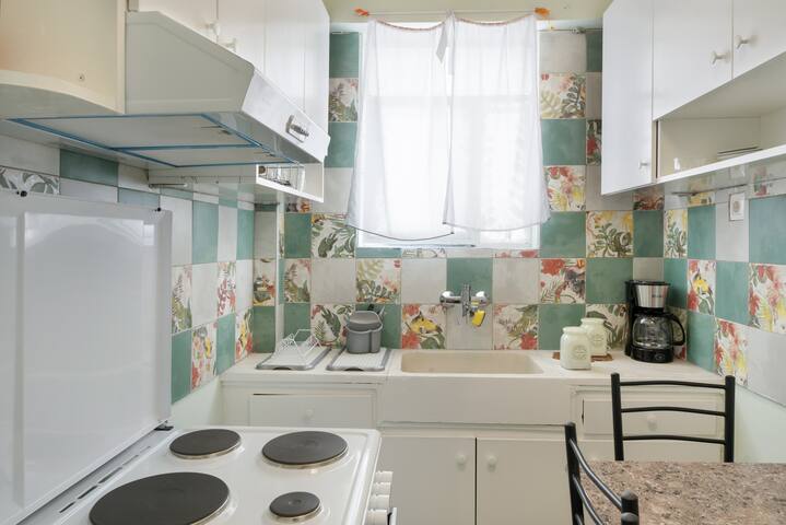 Beautiful neighbourhood gallery image 5