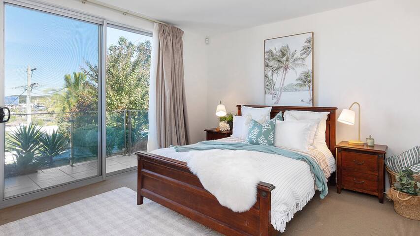 Lookout Lounge – Pet Friendly, Pool, Great Views! gallery image 5