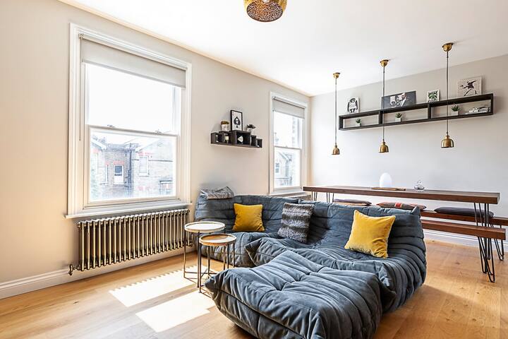 Rustic and Contemporary Haven in Brixton gallery image 4