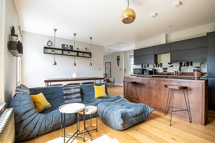 Rustic and Contemporary Haven in Brixton gallery image 5