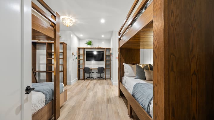 Phòng ngủ 5 - En-Suite - Giường cỡ King/King và Giường tầng đầy đủ/đầy đủ