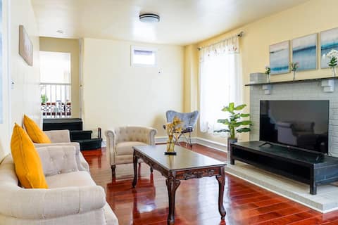 Spacious 7-BR Family Retreat in Upper Darby