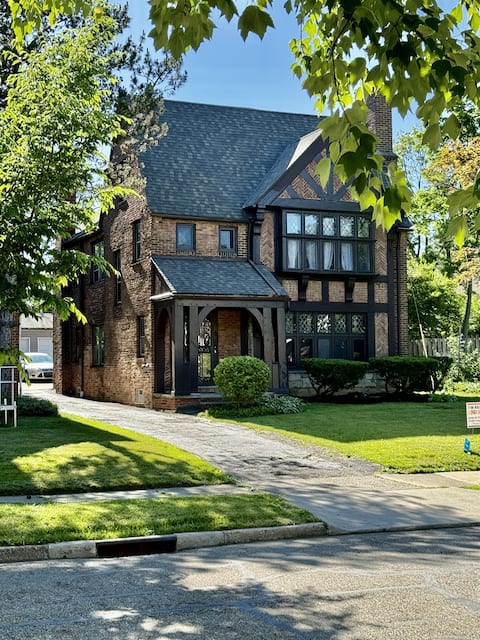 Peaceful Cleveland Home | 2–90 Day Stay | Near Cle