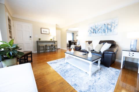 Quiet Furnished 2BR Near Cleveland Clinic · Garage