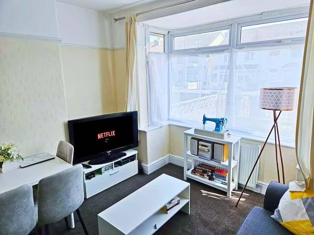 4-Bed Fast WiFi, Self Check-In, Parking nr UWE