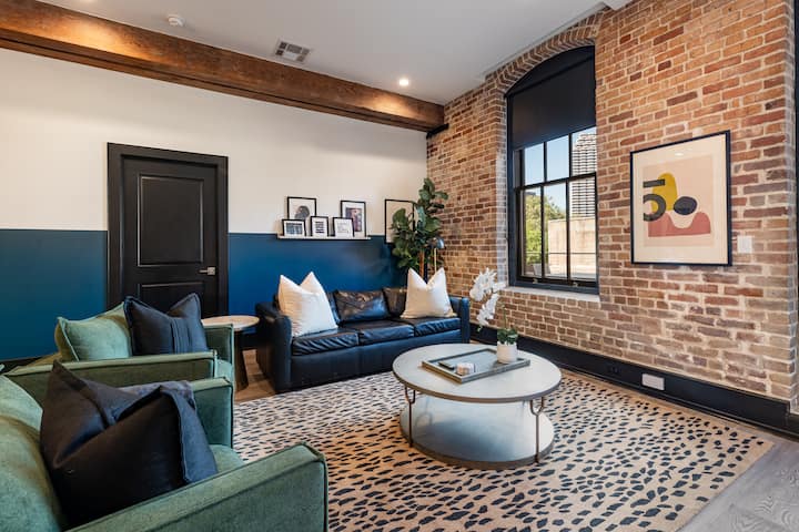 Luxury Suite | Rooftop Pool Walk-french Qtr Hotel - New Orleans, LA