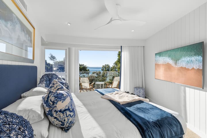 Hastings Park 8: Sea Holly on Hastings