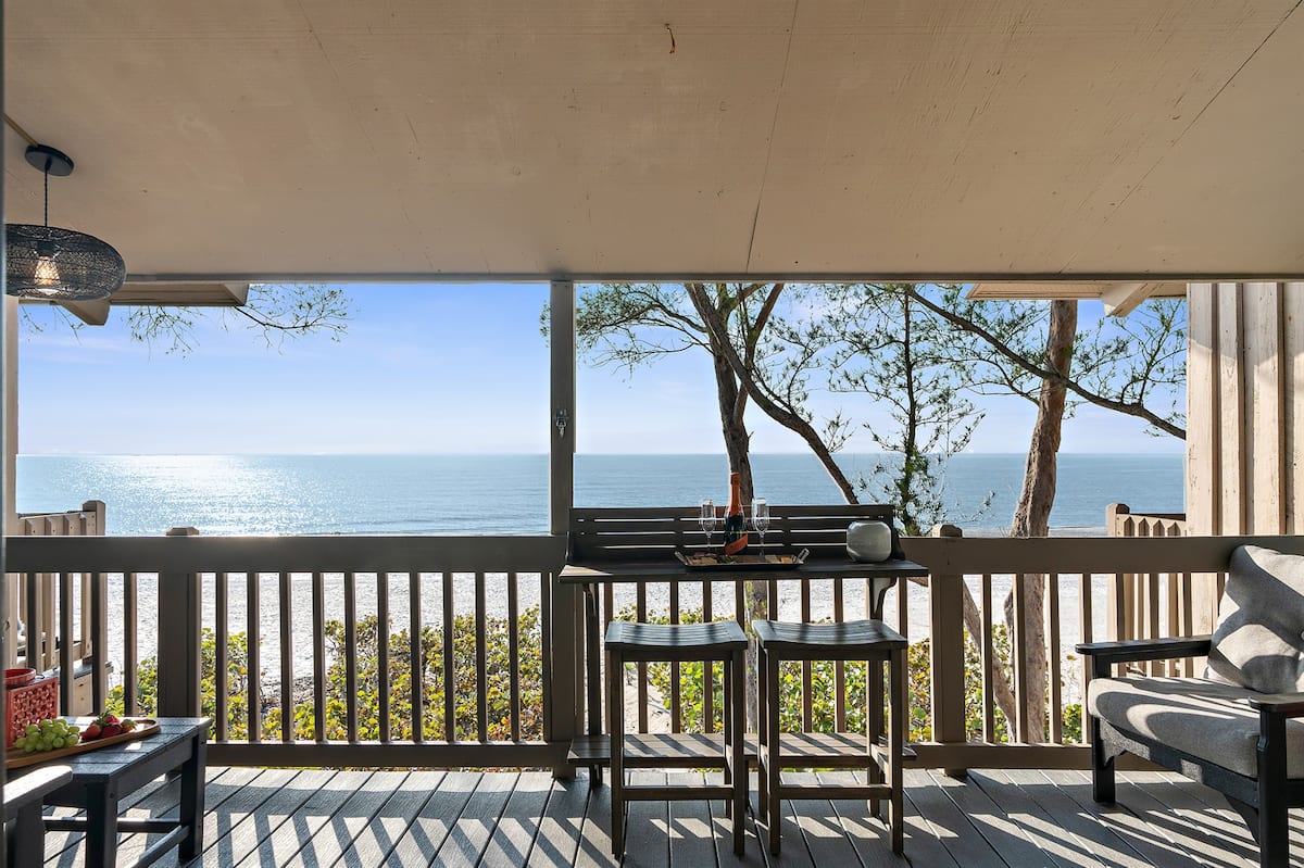 Covered Balcony Dining & Views