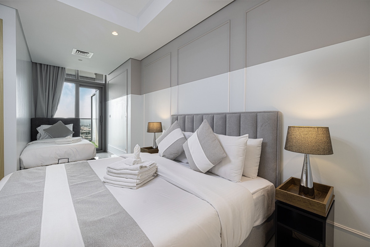 Ontdek een oase van ontspanning in dit elegant ingerichte appartement.