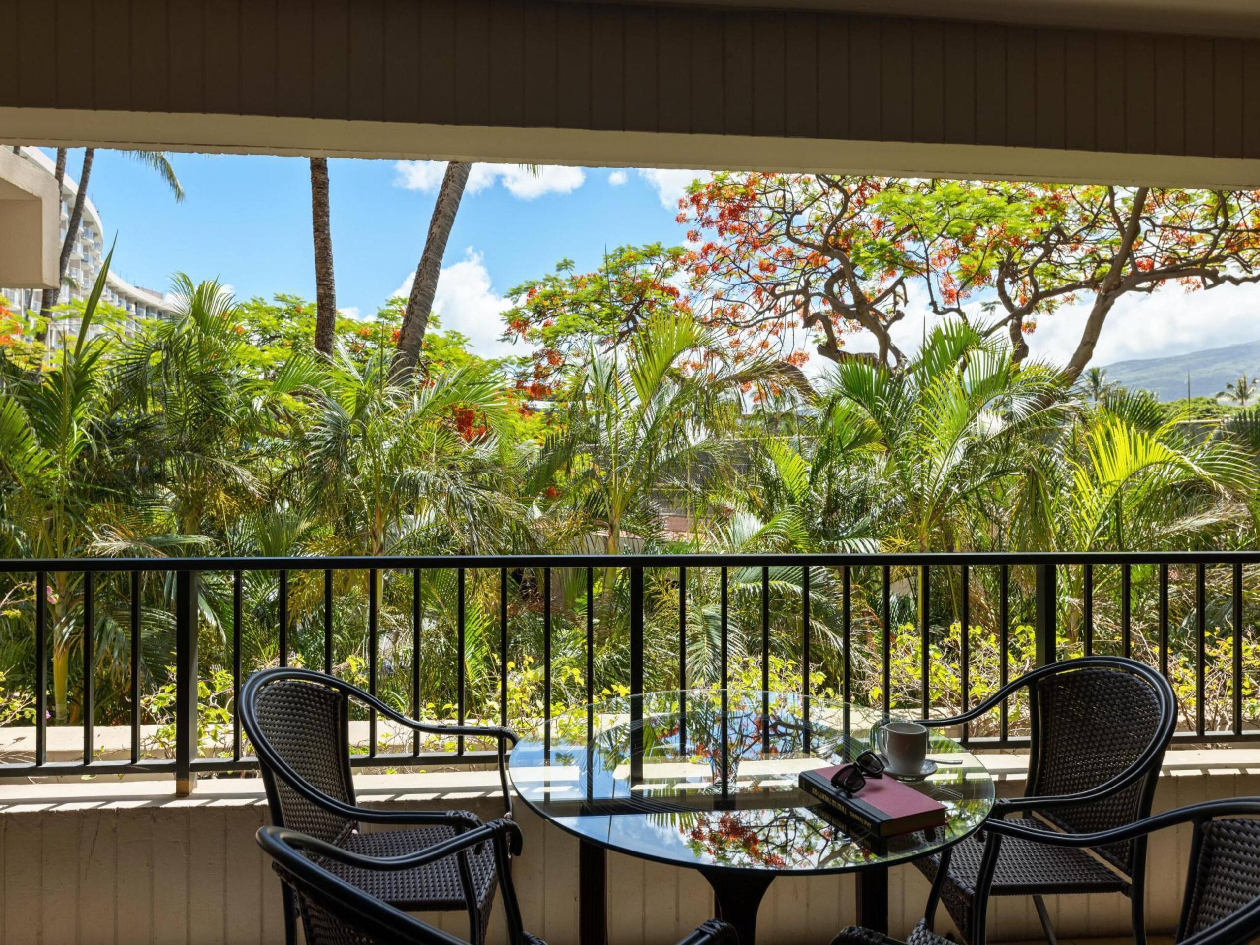 Hotel in Lahaina · ★5.0 · 2 bedrooms · 4 beds · 2 private baths - Image 3