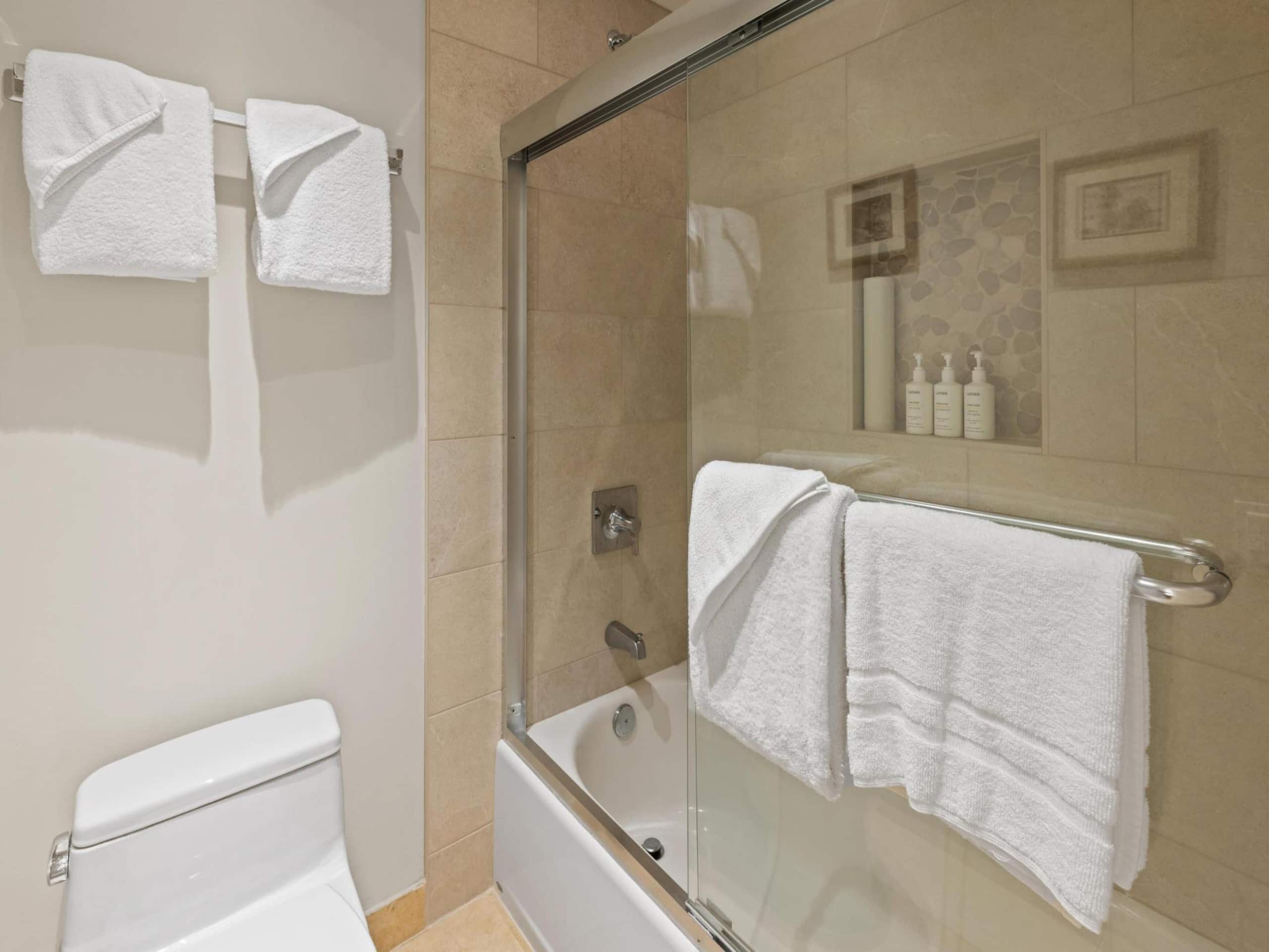 Hotel in Lahaina · ★5.0 · 2 bedrooms · 4 beds · 2 private baths - Image 19