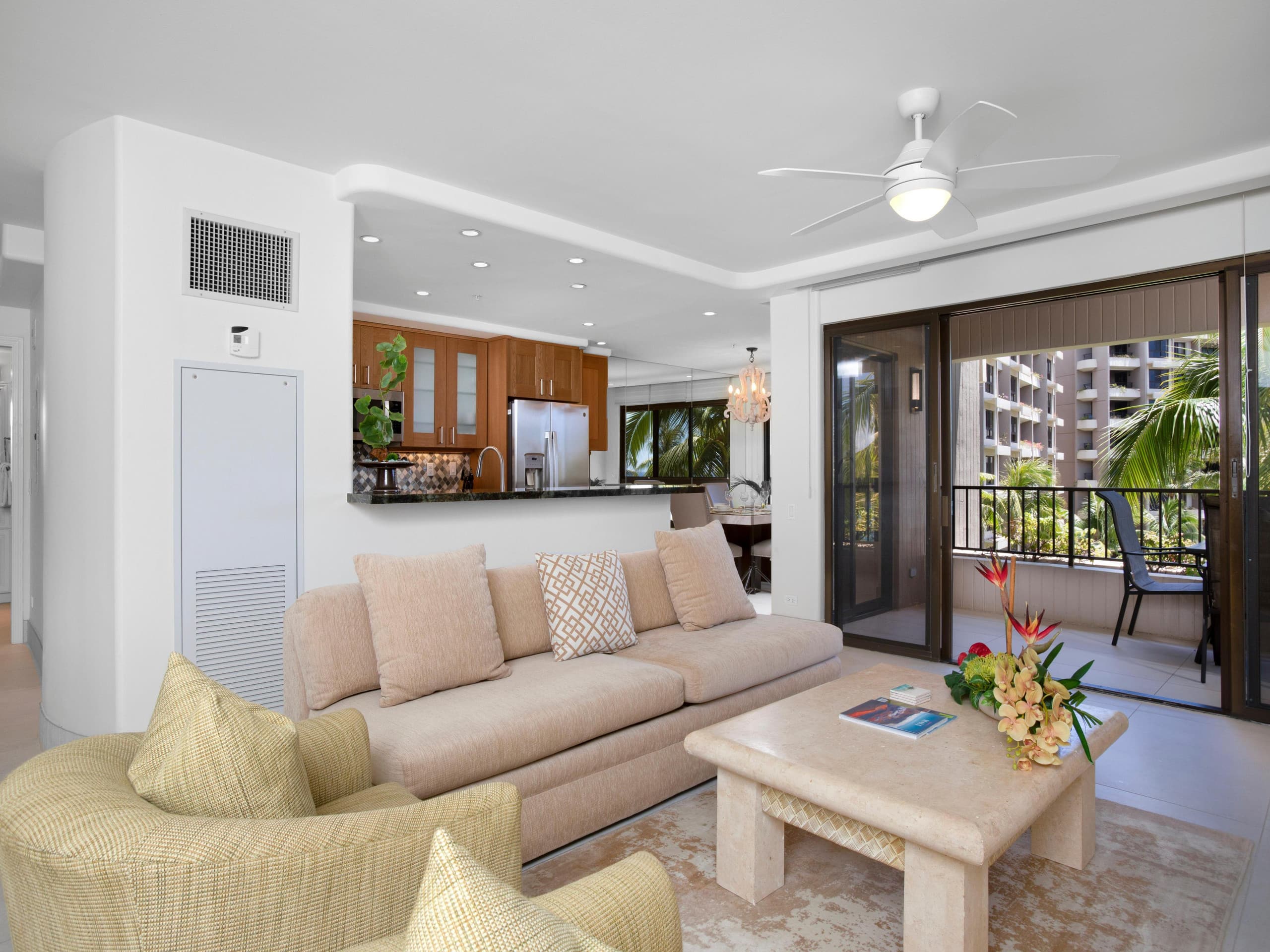 Hotel in Lahaina · ★4.75 · 3 bedrooms · 4 beds · 2 baths - Image 7