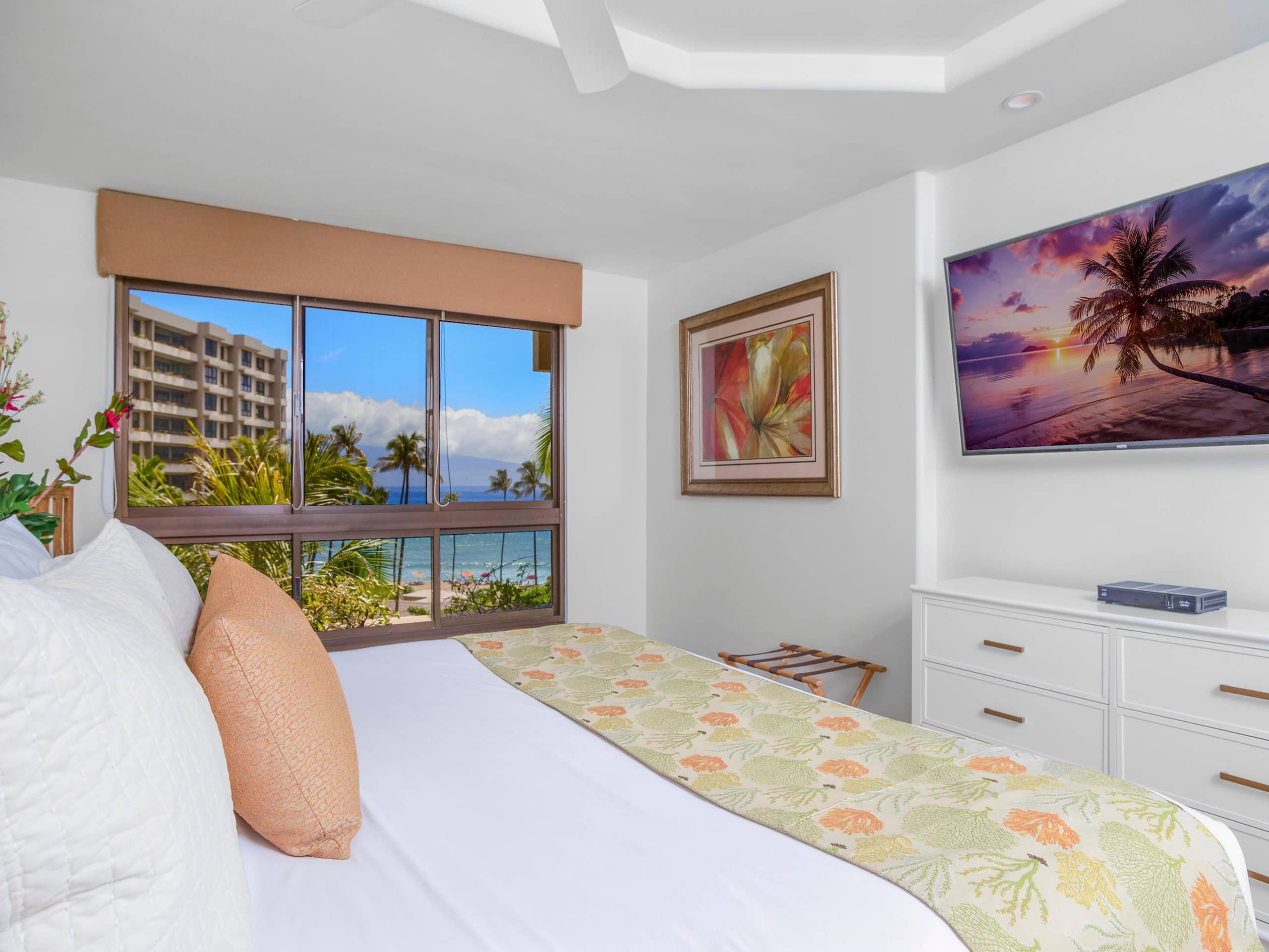 Hotel in Lahaina · ★4.75 · 3 bedrooms · 4 beds · 2 baths - Image 4