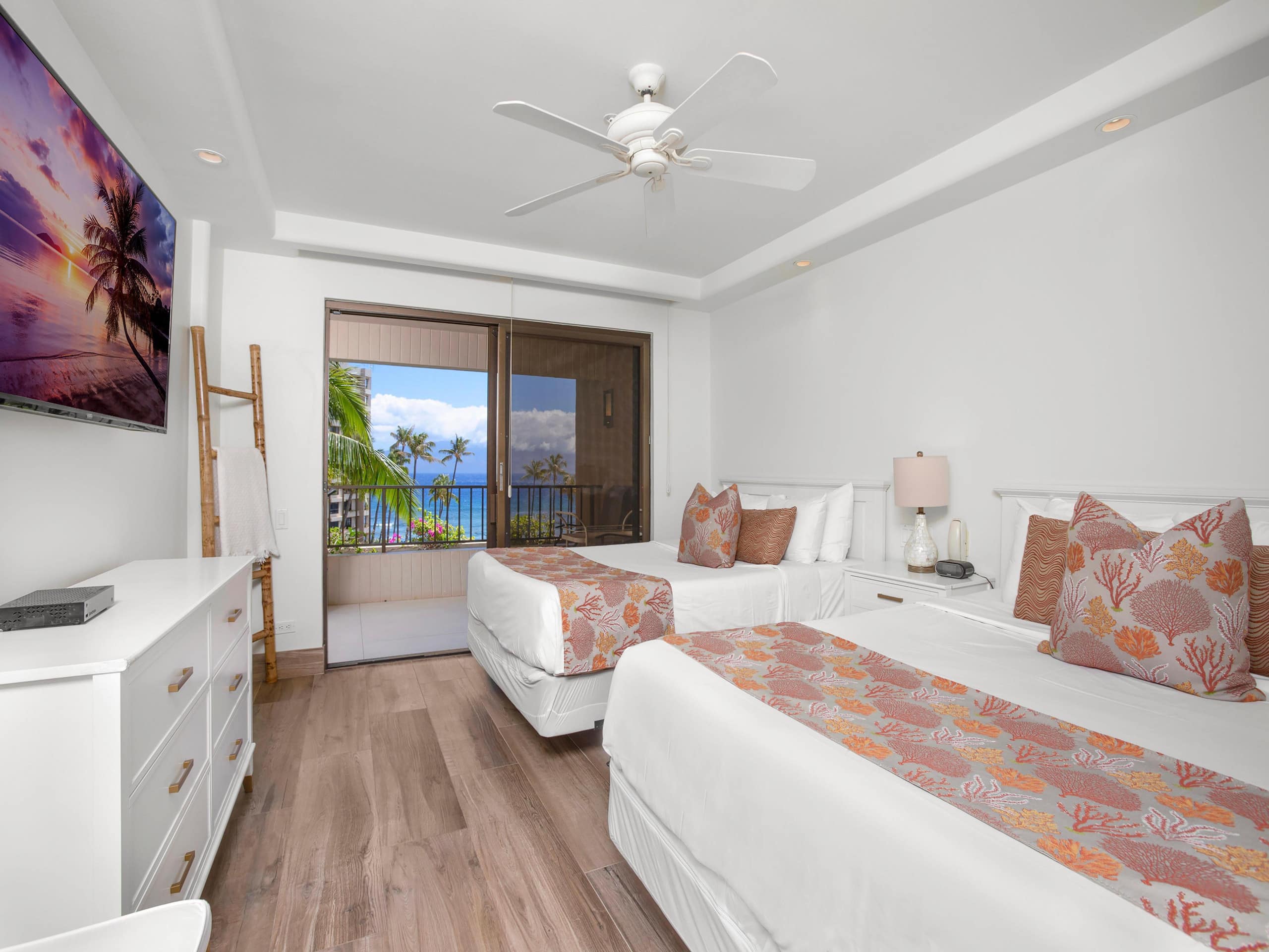 Hotel in Lahaina · ★4.75 · 3 bedrooms · 4 beds · 2 baths - Image 5