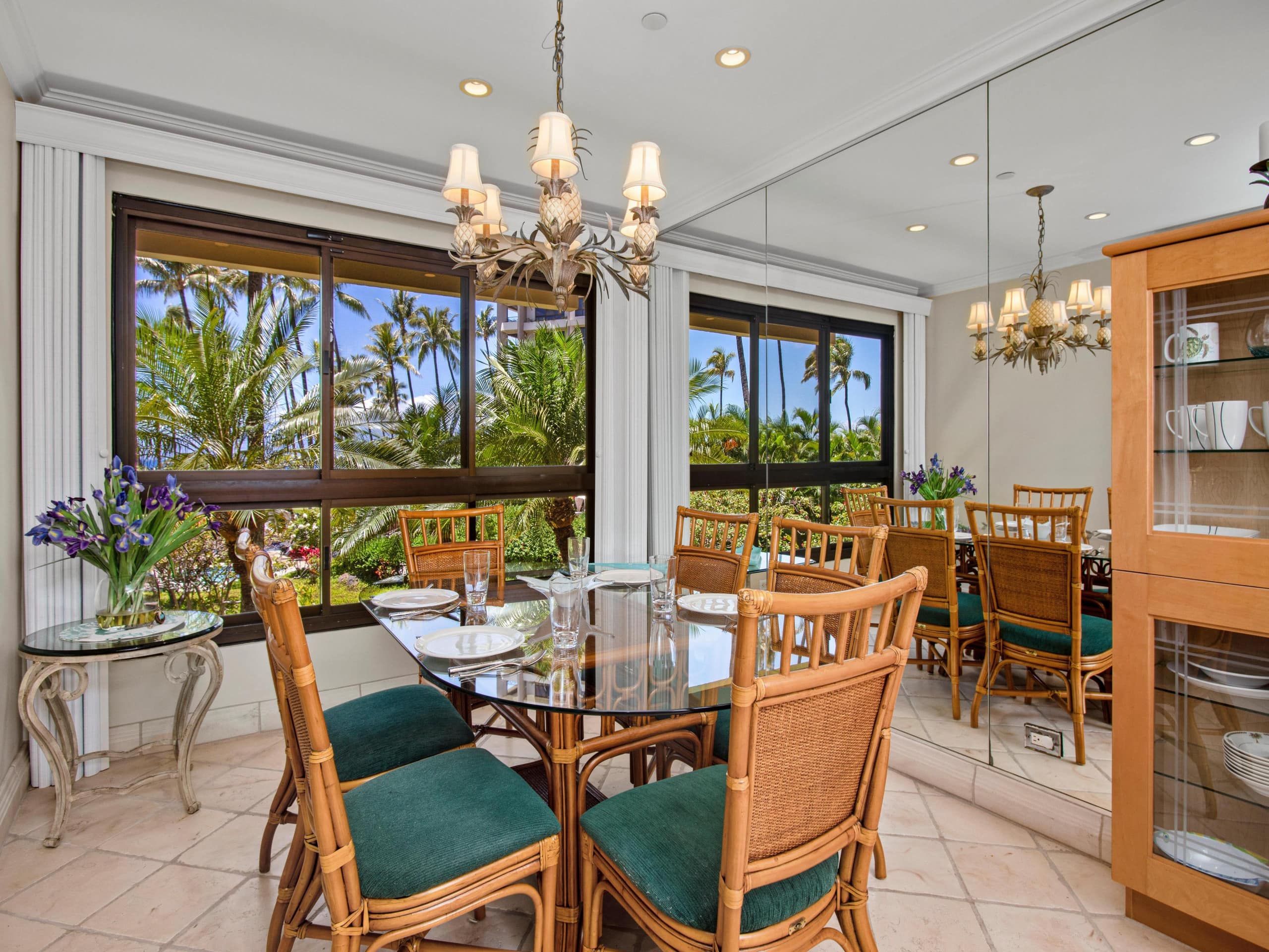 Hotel in Lahaina · ★4.86 · 3 bedrooms · 4 beds · 2 baths - Image 5