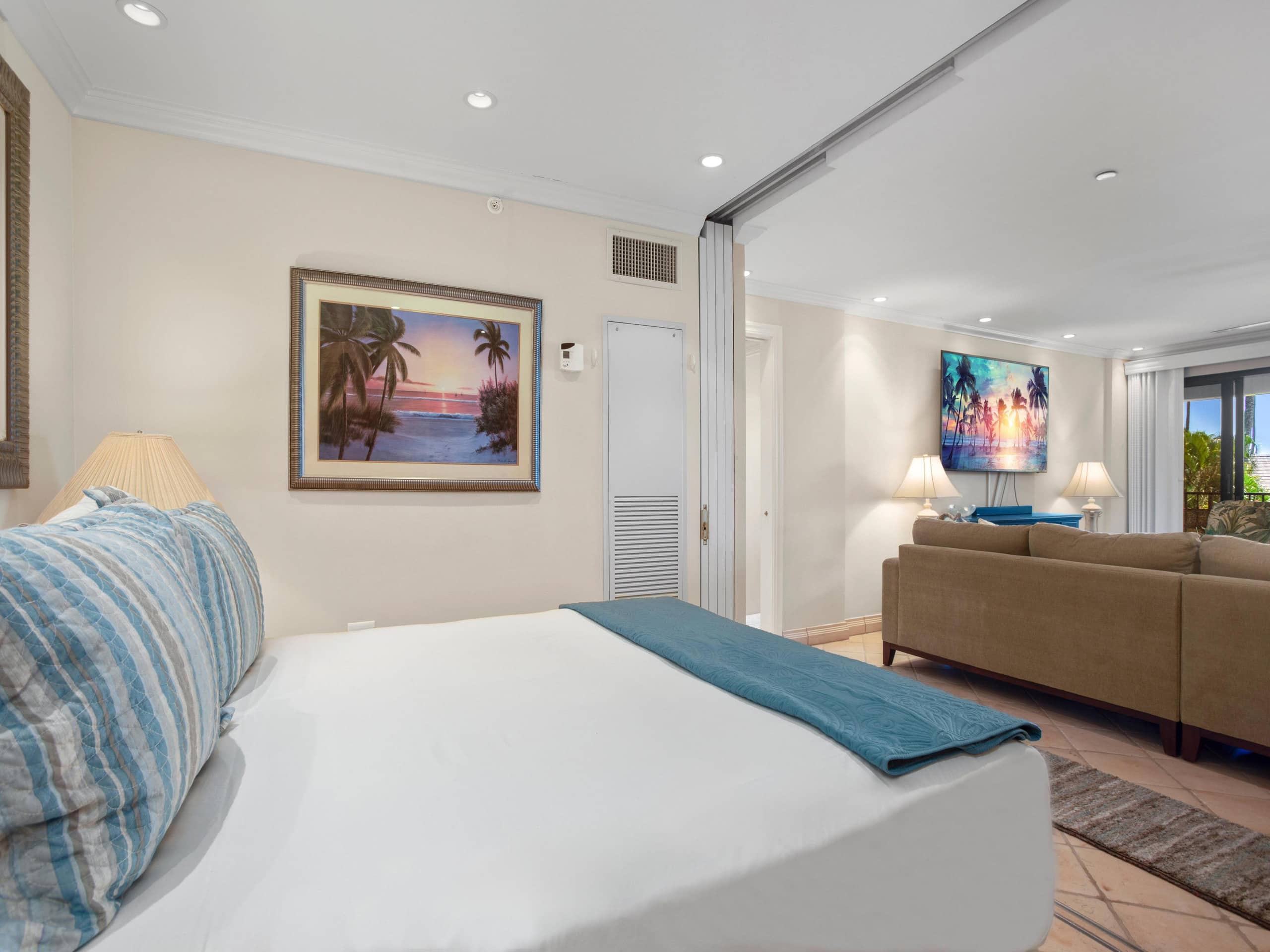 Hotel in Lahaina · ★4.86 · 3 bedrooms · 4 beds · 2 baths - Image 19
