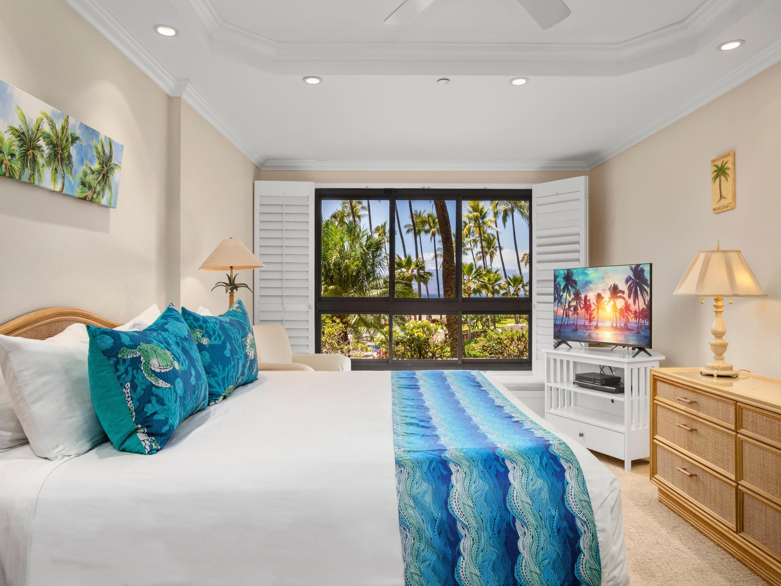 Hotel in Lahaina · ★4.86 · 3 bedrooms · 4 beds · 2 baths - Image 4