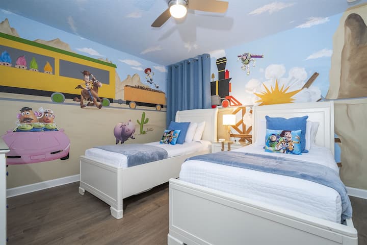 Vogëlushit tënd do t 'i pëlqejë ta kalojë natën me Woody, Buzz dhe gjithë ekipin. 