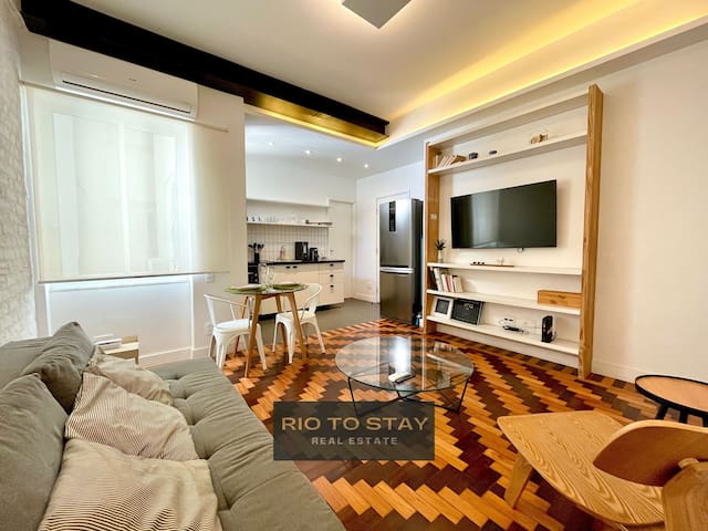 Renovated and modern next to Ipanema beach!