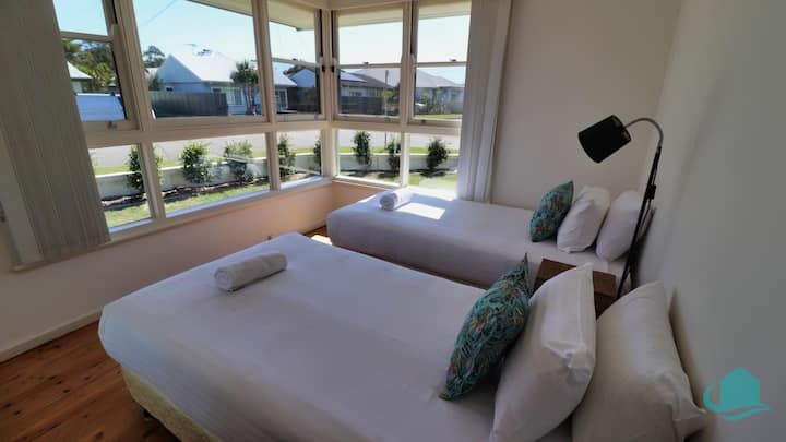 Segundo dormitorio con dos camas individuales