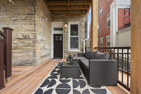 9BR Family Retreat w/ BBQ & Parking Near Shopping