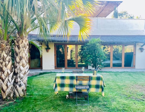 Top Airbnb: Las Palomas Coastal Retreat, Sleeps 2-4 en Tarifa