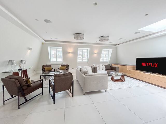 £4.5m Elegant Penthouse Apartment in Prime London gallery image 5