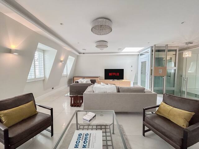 £4.5m Elegant Penthouse Apartment in Prime London gallery image 4