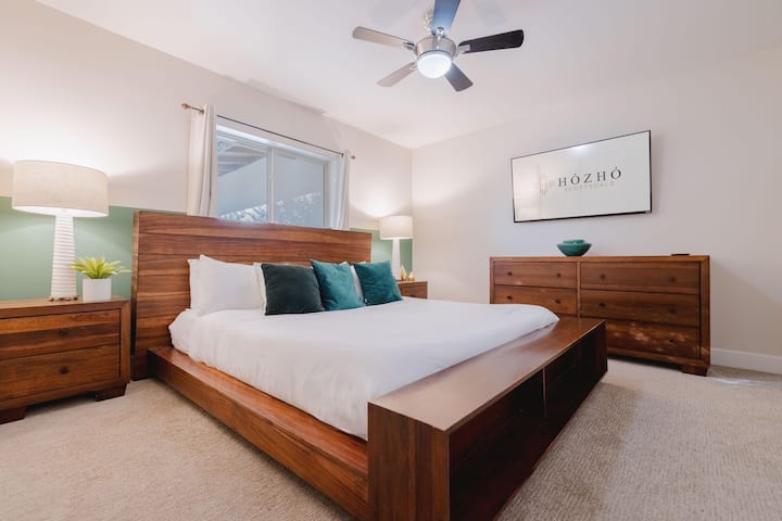 卧室2 |舒缓的圣地|带套房浴室和智能电视的加大双人床卧室