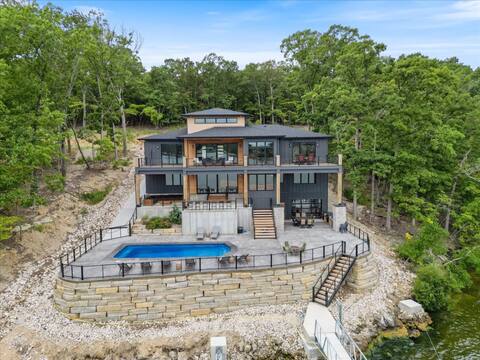 Moonlight Manor-Private Pool, Theatre Room & More!
