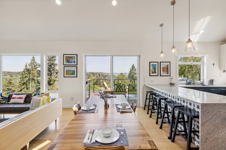 NEW! 4-Bd w/ AC & BBQ, Office, Yard, VIEW Dog OK! gallery image 5