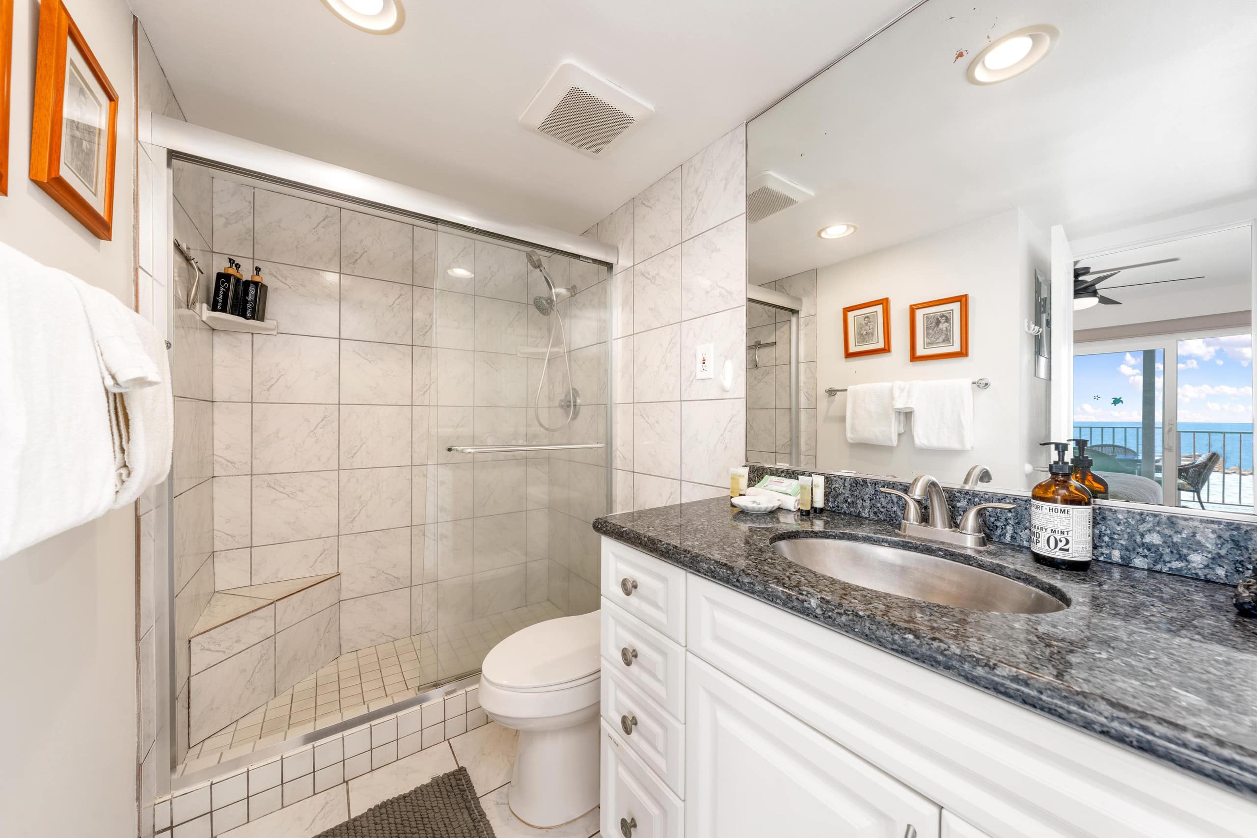 Condo in Kailua-Kona · ★4.73 · 2 bedrooms · 2 beds · 2 baths - Image 20