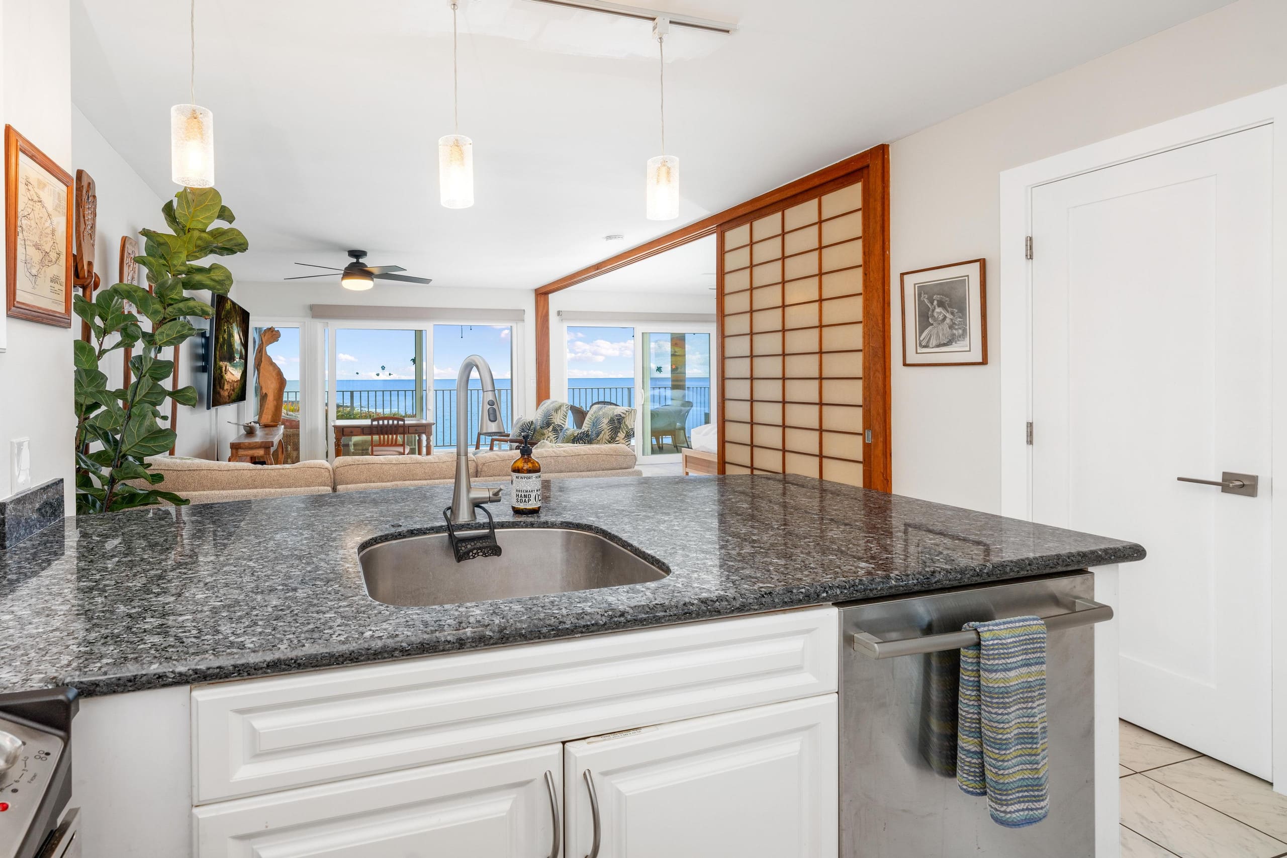 Condo in Kailua-Kona · ★4.73 · 2 bedrooms · 2 beds · 2 baths - Image 14