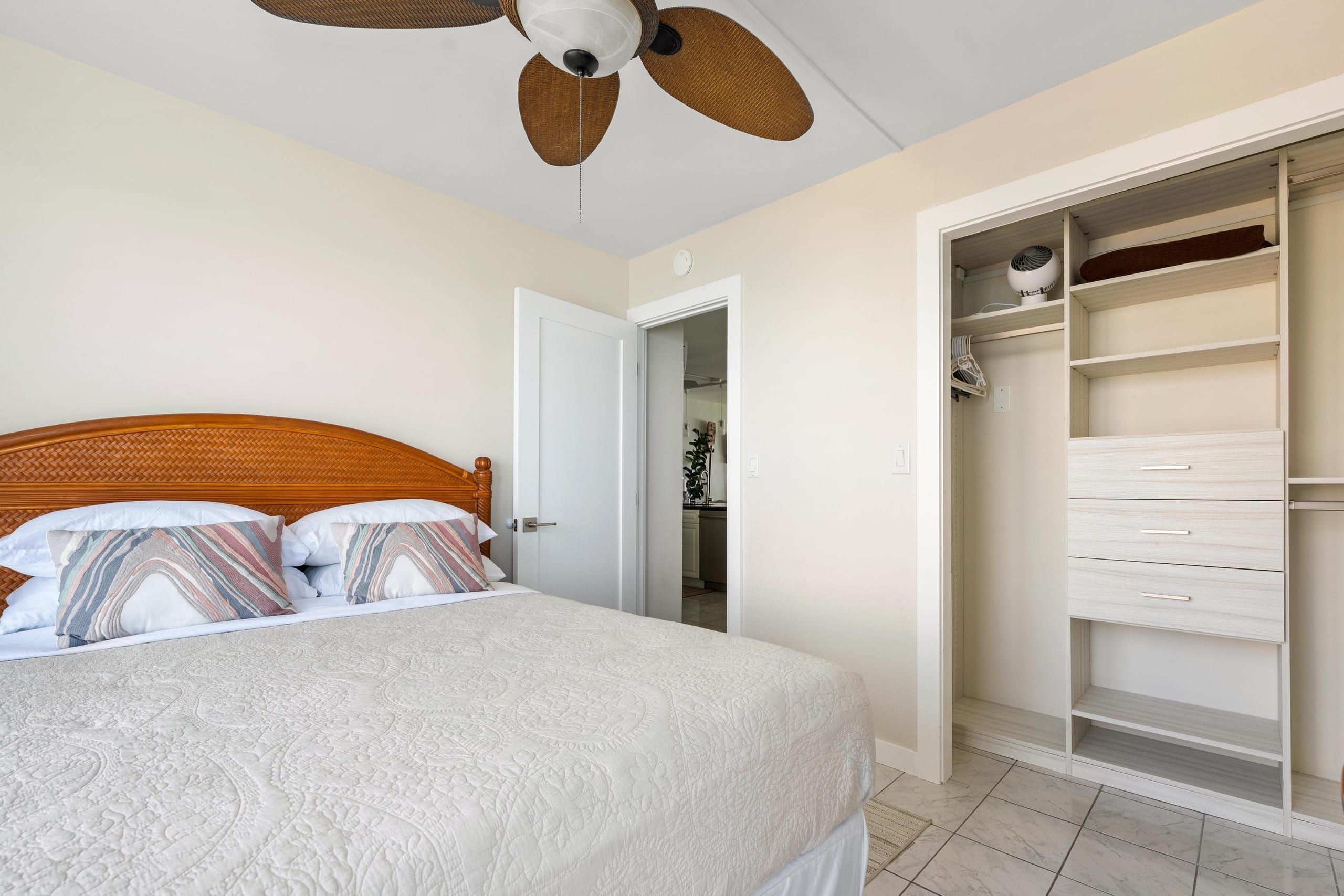 Condo in Kailua-Kona · ★4.73 · 2 bedrooms · 2 beds · 2 baths - Image 24