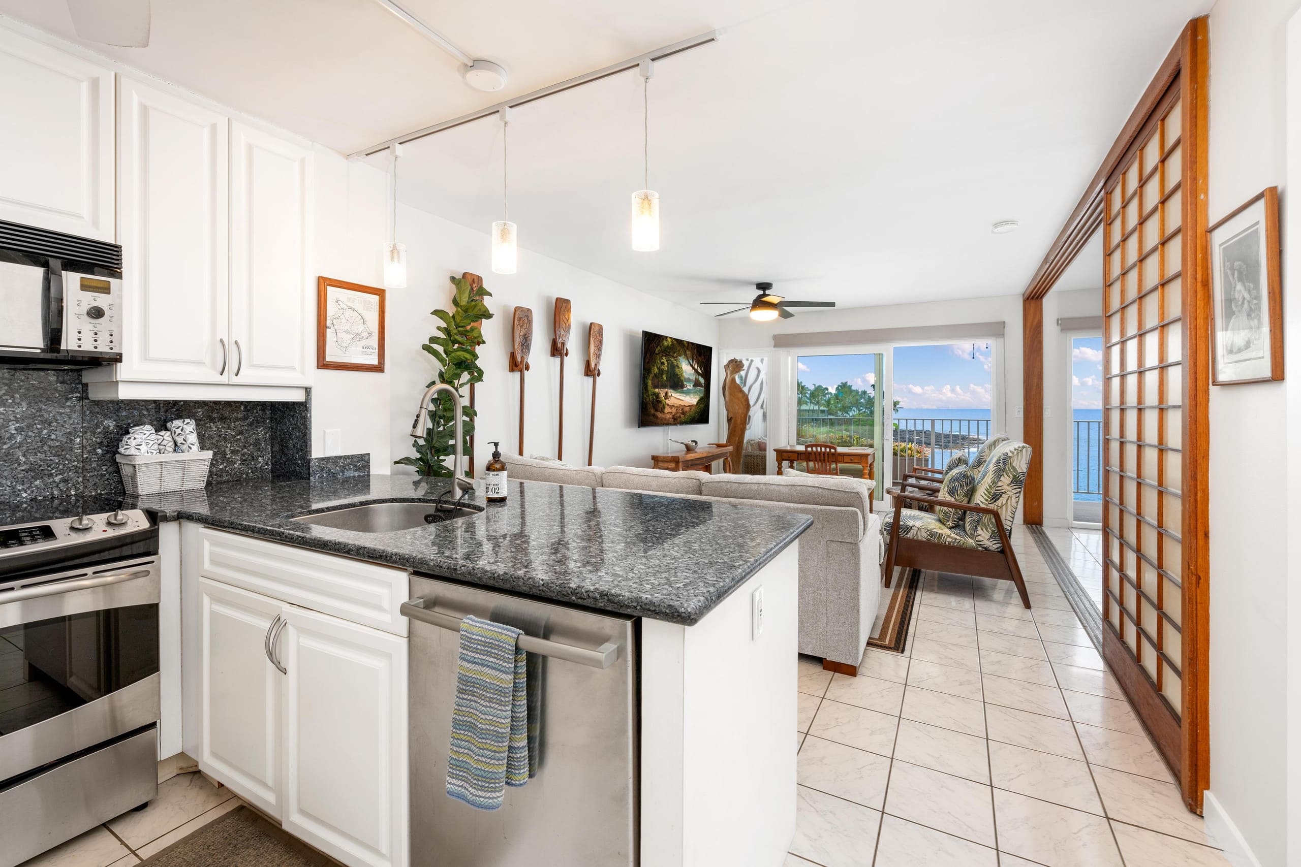 Condo in Kailua-Kona · ★4.73 · 2 bedrooms · 2 beds · 2 baths - Image 12