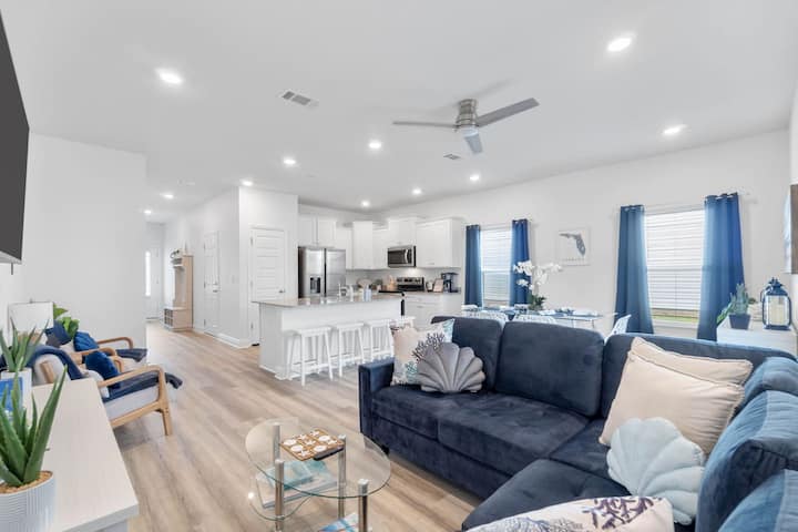 Brand New Palmeras Marinas Short Walk To The Beach - Panama City Beach, FL