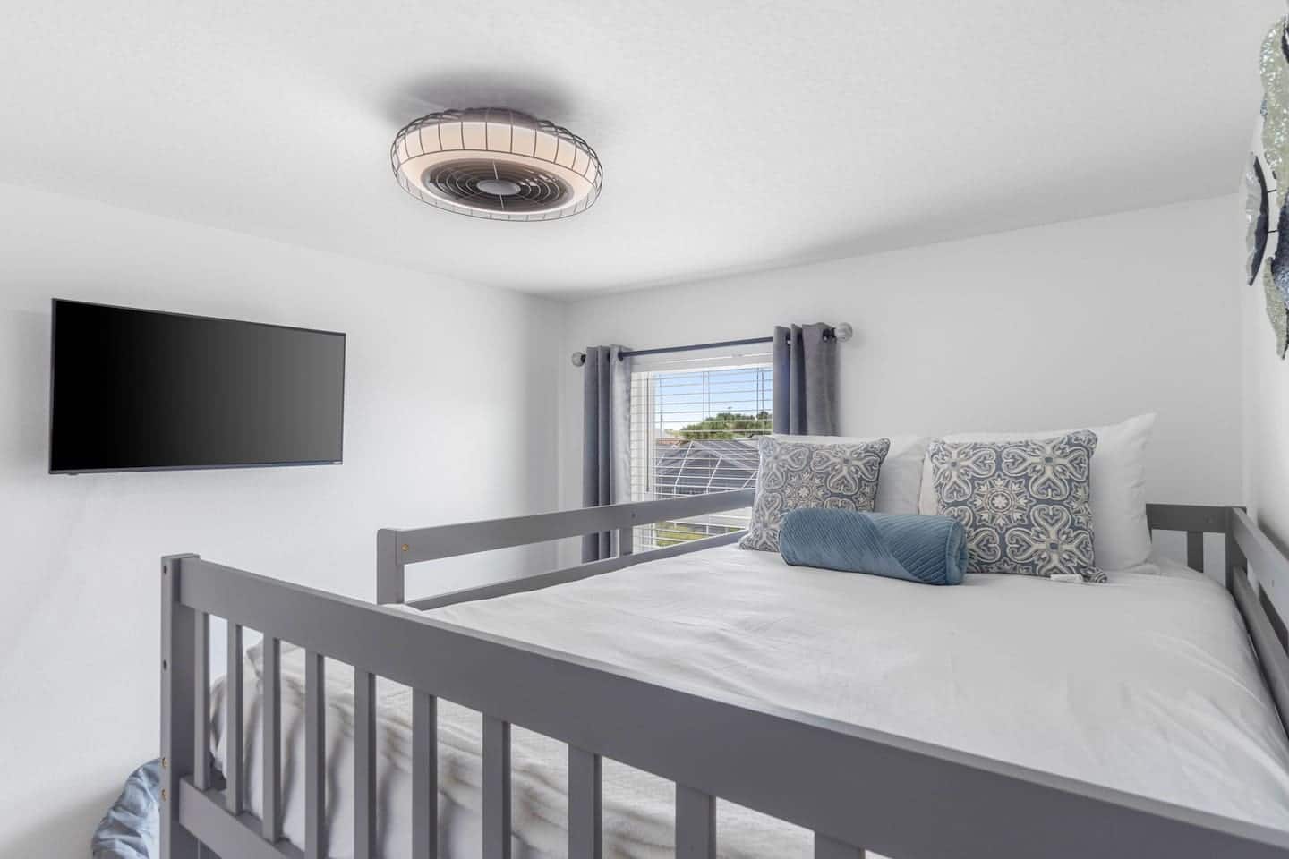 COOLER SLEEP AND REJUVENATING SUPPORT: Enjoy ZINUS Green Tea Cooling Memory Foam, Medium Firmness Mattresses in this room