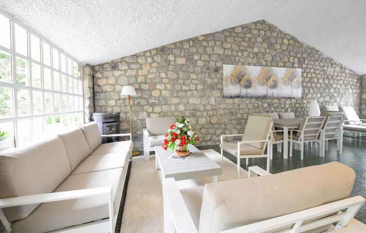 Stunning apartment in Bordogna gallery image 5