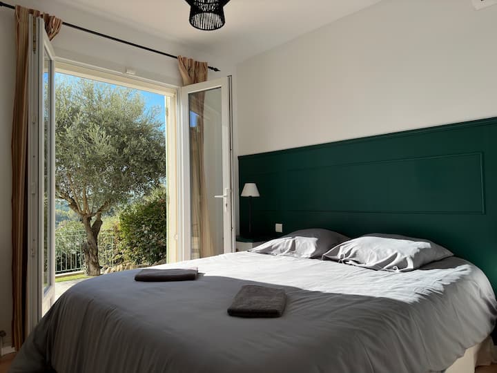 Chambre N° 1 - rdc - accès terrasse - lit 160cm
