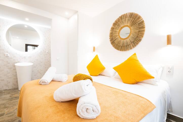 Villa N°16 Luxurious comfort in the Marina gallery image 2