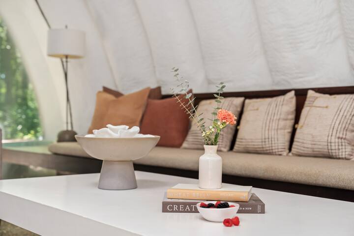 Wisconsin Hobbit House- A Kaleidoscope of light! gallery image 5