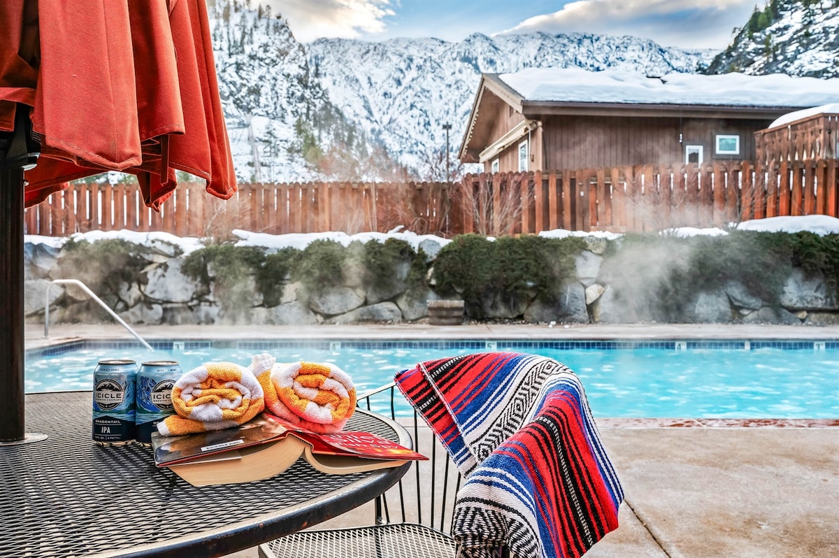 Tumwater Vista Retreat: Pool | Hot Tub | Mtn Views - Condominiums